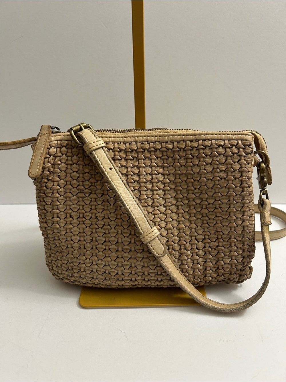 Vilenca Holland Woven Tan Crossbody/Shoulder/Clutch Bag with removable strap